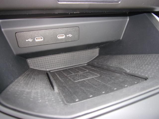 Seat ARONA FR 1.0 TSI PARKLENKASSISTENT NAVI DAB+ Bildbeschreibung: Seat ARONA FR 1.0 TSI PARKLENKASSISTENT NAVI DAB+