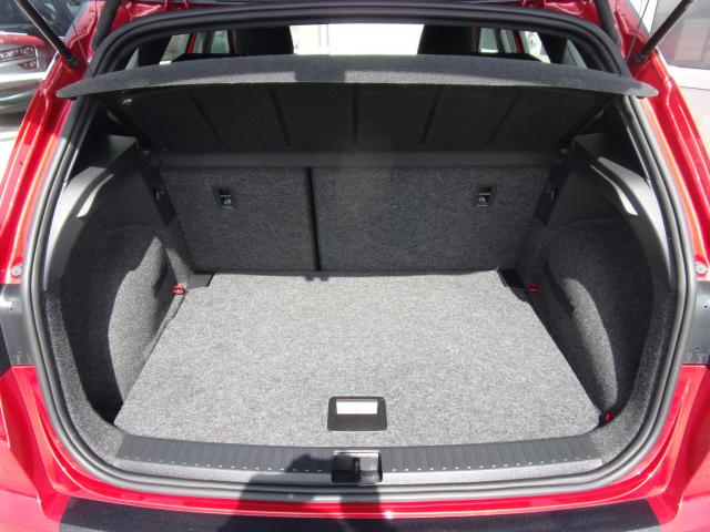 Seat ARONA FR 1.0 TSI PARKLENKASSISTENT NAVI DAB+ Bildbeschreibung: Seat ARONA FR 1.0 TSI PARKLENKASSISTENT NAVI DAB+