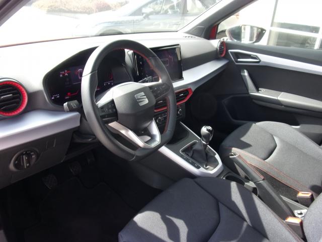 Seat ARONA FR 1.0 TSI PARKLENKASSISTENT NAVI DAB+ Bildbeschreibung: Seat ARONA FR 1.0 TSI PARKLENKASSISTENT NAVI DAB+