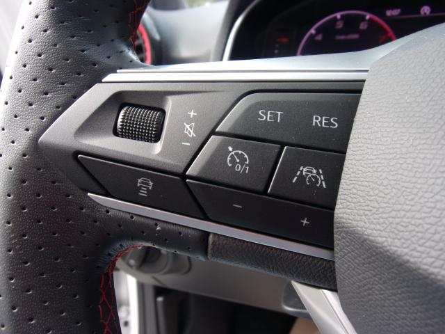 Seat ARONA FR 1.5 TSI DSG ALCANTARA NAVI AHZV EPH SHZ Bildbeschreibung: Seat ARONA FR 1.5 TSI DSG ALCANTARA NAVI AHZV EPH SHZ