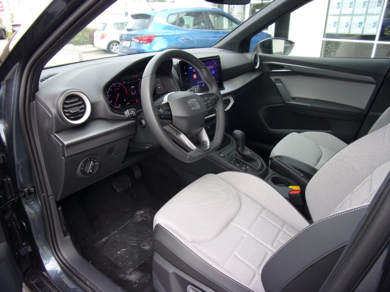 Seat ARONA FR 1.0 TSI DSG, CO2-Klasse: D, NAVI SITZHEIZ. AHZV-VORBER. Bildbeschreibung: Seat ARONA FR 1.0 TSI DSG, CO2-Klasse: D, NAVI SITZHEIZ. AHZV-VORBER.