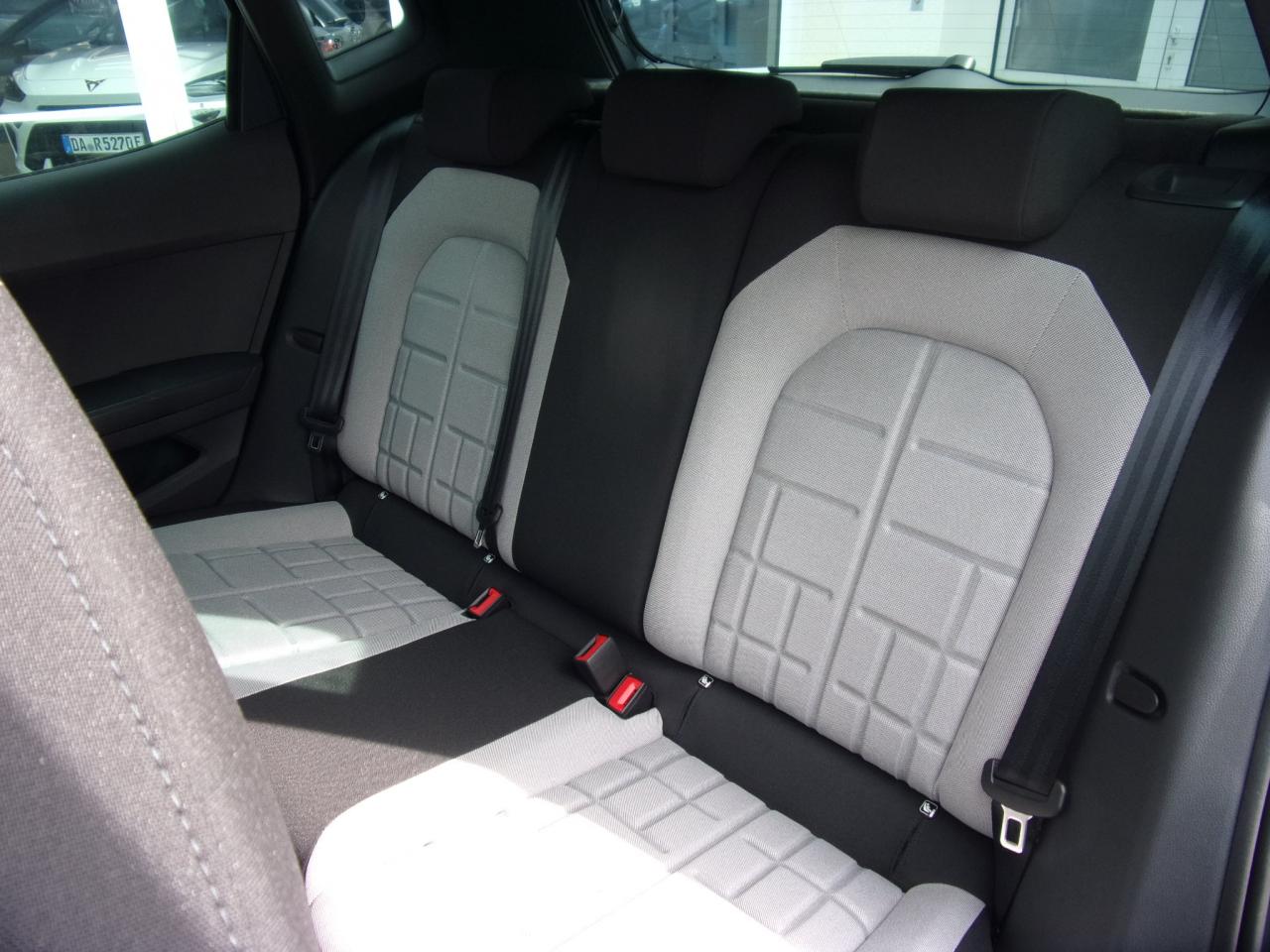 Seat ARONA FR 1.0 TSI DSG, CO2-Klasse: D, NAVI SITZHEIZ. AHZV-VORBER. Bildbeschreibung: Seat ARONA FR 1.0 TSI DSG, CO2-Klasse: D, NAVI SITZHEIZ. AHZV-VORBER.