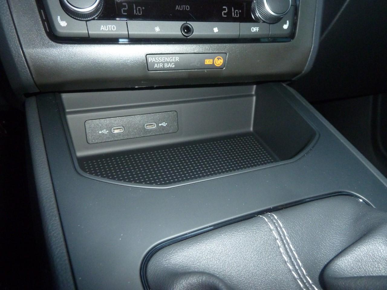 Seat IBIZA ROAD EDITION 1.0 TSI NAVI AHZV-VORBER. SHZ Bildbeschreibung: Seat IBIZA ROAD EDITION 1.0 TSI NAVI AHZV-VORBER. SHZ