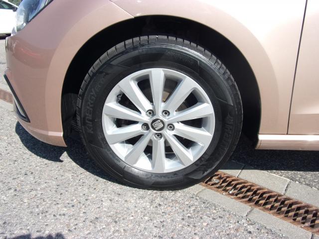 Seat IBIZA 1.0 TSI STYLE SCHECKHEFTGEPFLEGT SITZHEIZ. Bildbeschreibung: Seat IBIZA 1.0 TSI STYLE SCHECKHEFTGEPFLEGT SITZHEIZ.