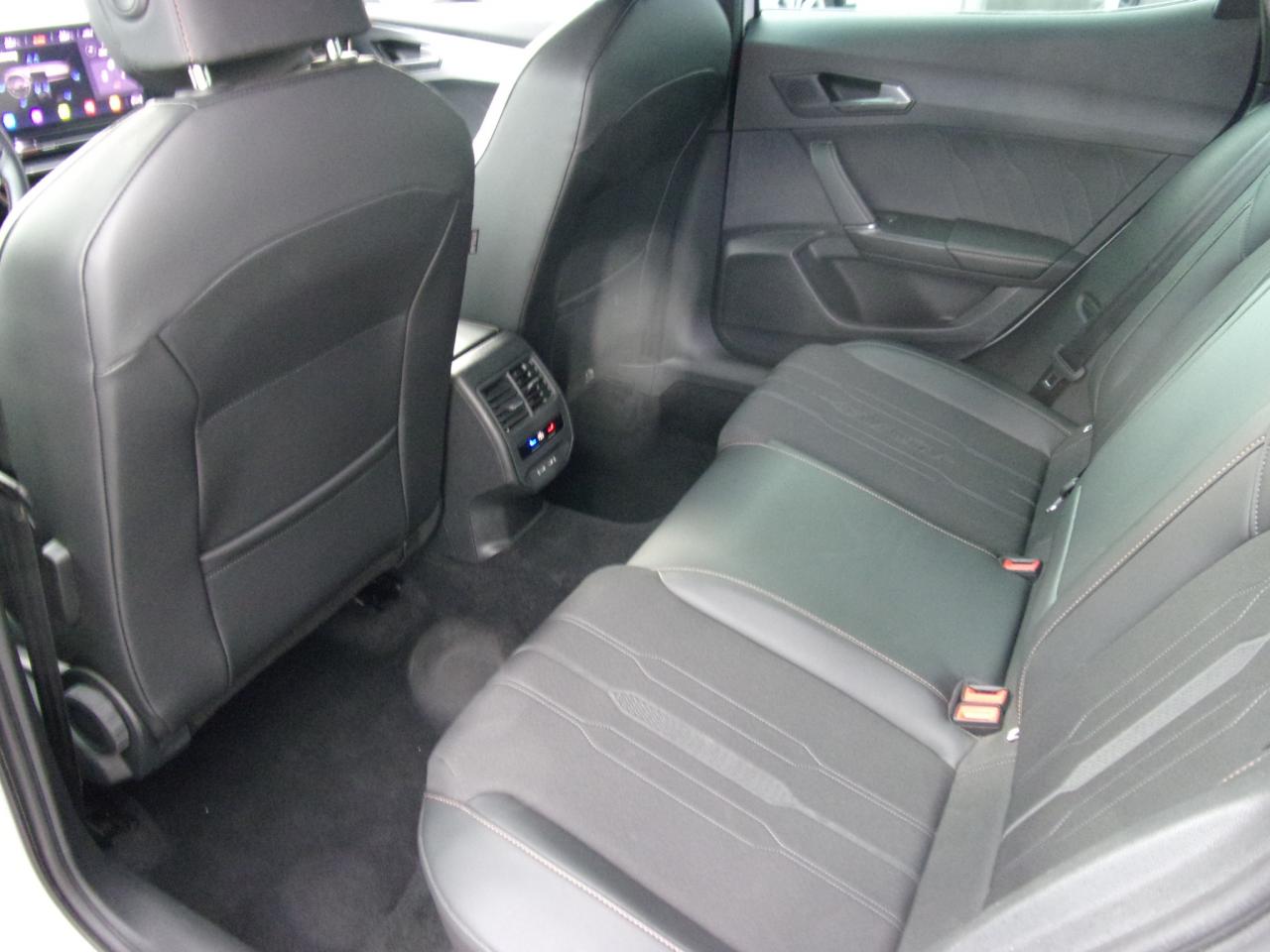 Cupra FORMENTOR 1.5 TSI DSG NAVI SITZH. EINPARKH. DAB+ Bildbeschreibung: Cupra FORMENTOR 1.5 TSI DSG NAVI SITZH. EINPARKH. DAB+