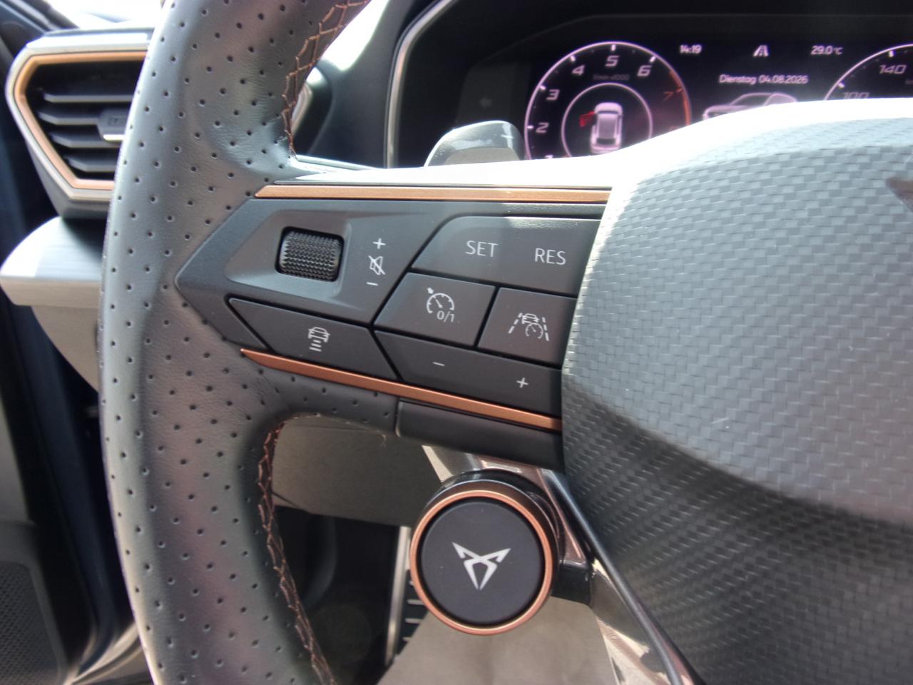 Cupra FORMENTOR VZ 2.0 TSI DSG 4DRIVE GAR.-02/28* NAVI Bildbeschreibung: Cupra FORMENTOR VZ 2.0 TSI DSG 4DRIVE GAR.-02/28* NAVI