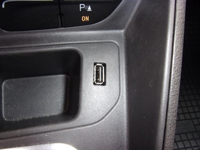 Ford TOURNEO COURIER TITANIUM 1.0 ECOBOOST AHZV NAVI Bildbeschreibung: Ford TOURNEO COURIER TITANIUM 1.0 ECOBOOST AHZV NAVI