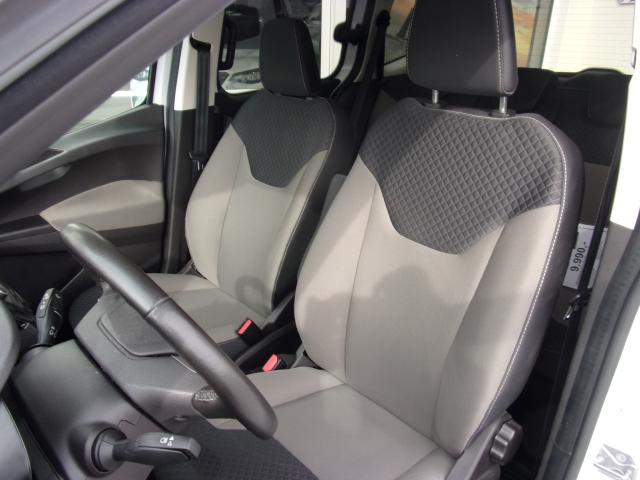 Ford TOURNEO COURIER TITANIUM 1.0 ECOBOOST AHZV NAVI Bildbeschreibung: Ford TOURNEO COURIER TITANIUM 1.0 ECOBOOST AHZV NAVI