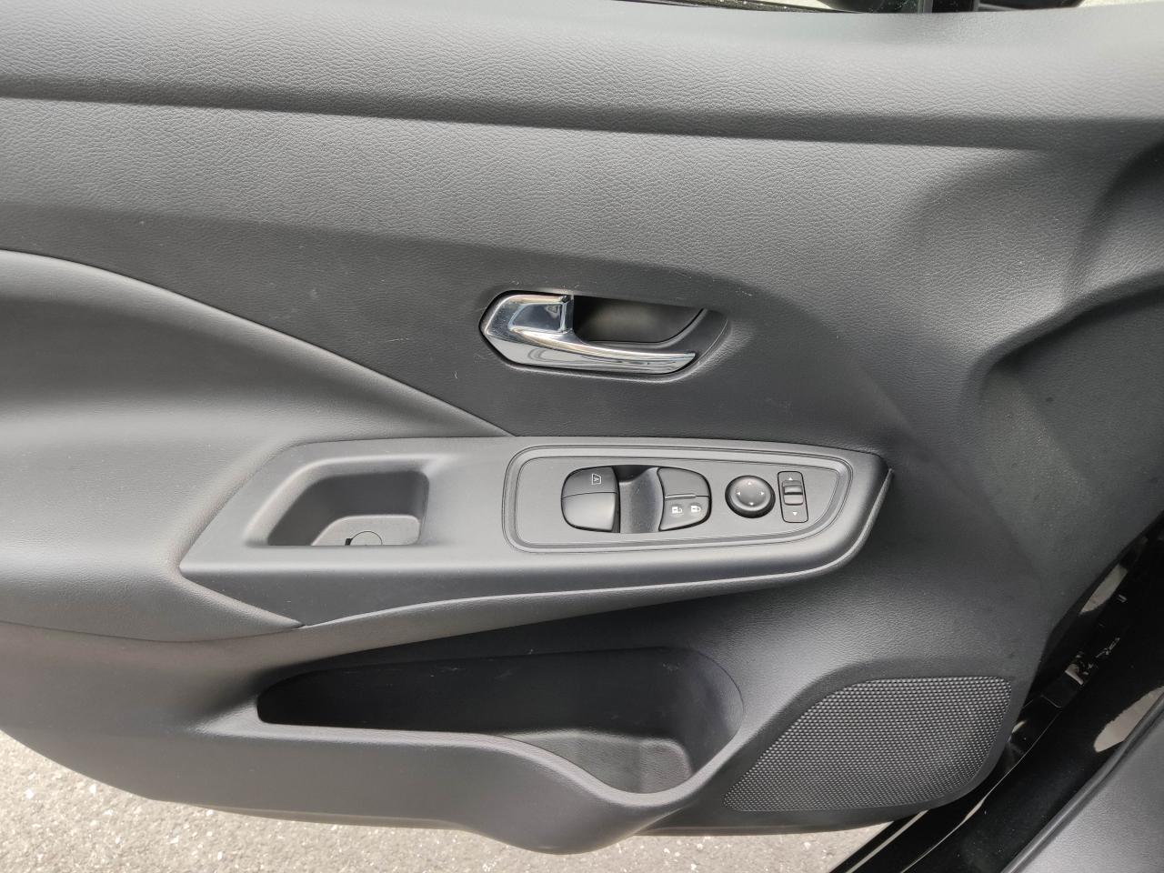 Nissan MICRA ACENTA 1.0 SCHECKHEFTGEPFL. NAVI KLIMA Bildbeschreibung: Nissan MICRA ACENTA 1.0 SCHECKHEFTGEPFL. NAVI KLIMA