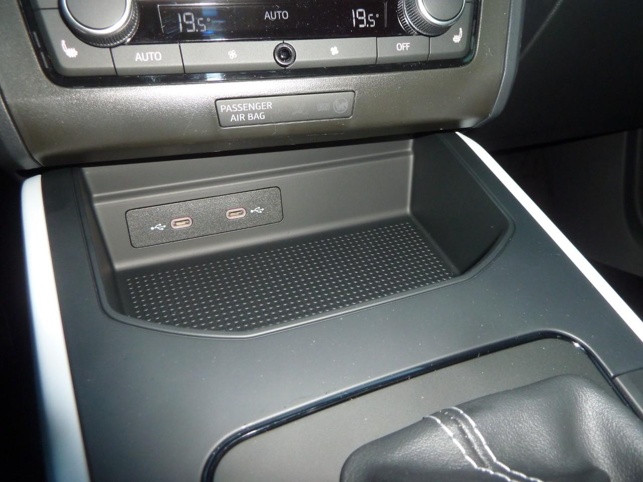 Seat ARONA ROAD EDITION 1.0 TSI DSG AHK-VORBER. SHZ Bildbeschreibung: Seat ARONA ROAD EDITION 1.0 TSI DSG AHK-VORBER. SHZ
