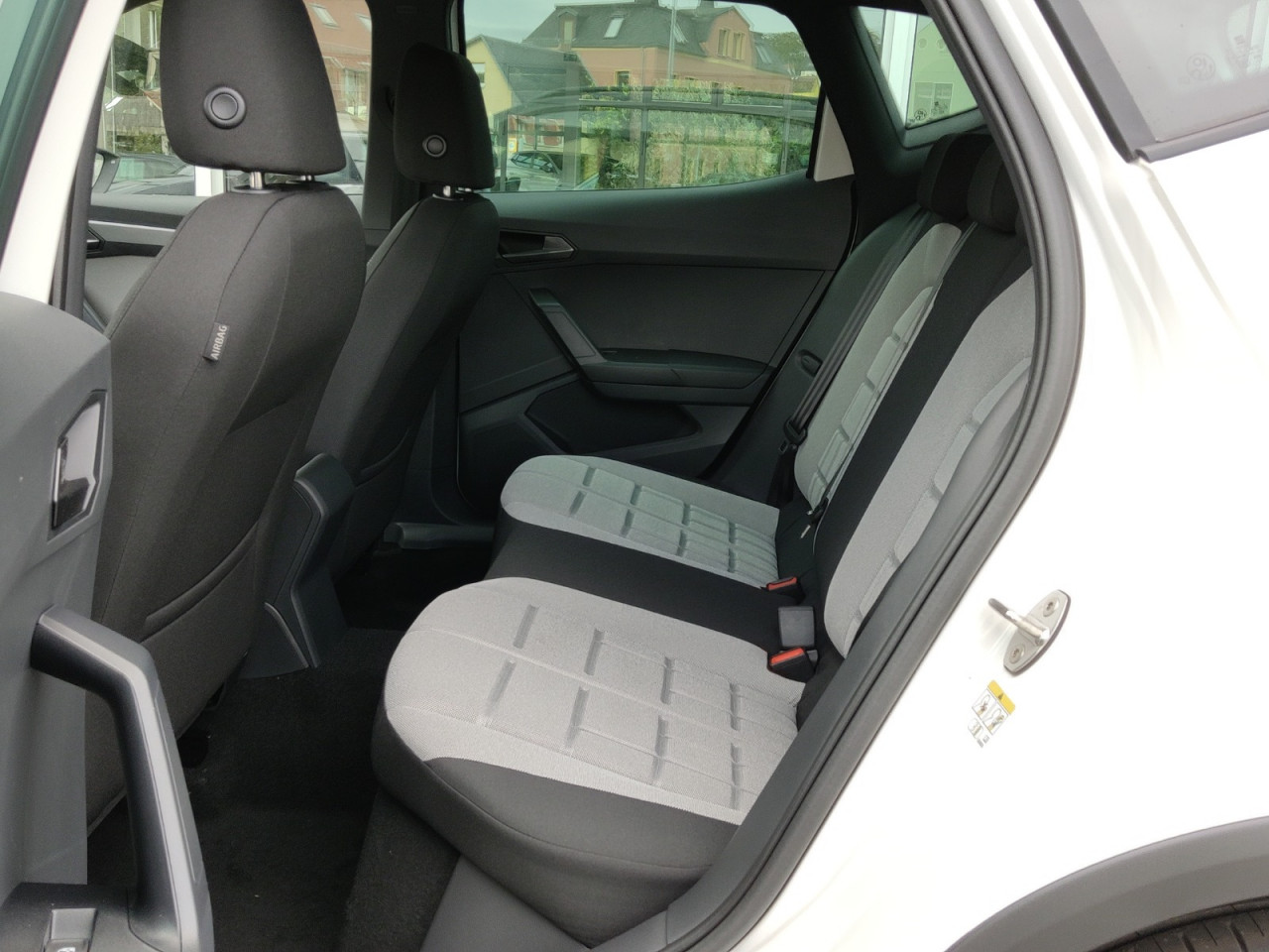 Seat ARONA FR 1.0 TSI DSG, CO2-Klasse: D, NAVI AHZV-VORBER. SHZ EPH Bildbeschreibung: Seat ARONA FR 1.0 TSI DSG, CO2-Klasse: D, NAVI AHZV-VORBER. SHZ EPH