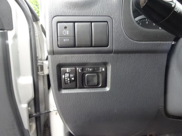 Suzuki JIMNY 1.3 M/T 4X4 COMFORT KLIMA ALLRAD AHZV CD Bildbeschreibung: Suzuki JIMNY 1.3 M/T 4X4 COMFORT KLIMA ALLRAD AHZV CD