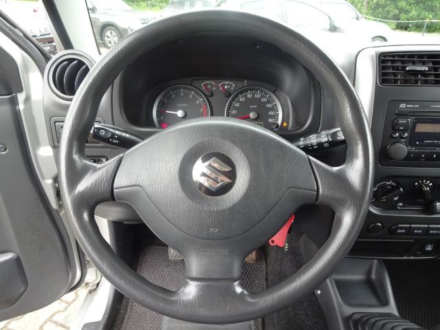 Suzuki JIMNY 1.3 M/T 4X4 COMFORT KLIMA ALLRAD AHZV CD Bildbeschreibung: Suzuki JIMNY 1.3 M/T 4X4 COMFORT KLIMA ALLRAD AHZV CD