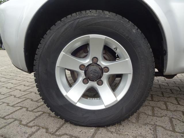 Suzuki JIMNY 1.3 M/T 4X4 COMFORT KLIMA ALLRAD AHZV CD Bildbeschreibung: Suzuki JIMNY 1.3 M/T 4X4 COMFORT KLIMA ALLRAD AHZV CD