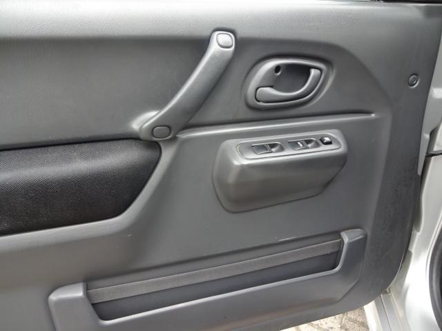 Suzuki JIMNY 1.3 M/T 4X4 COMFORT KLIMA ALLRAD AHZV CD Bildbeschreibung: Suzuki JIMNY 1.3 M/T 4X4 COMFORT KLIMA ALLRAD AHZV CD
