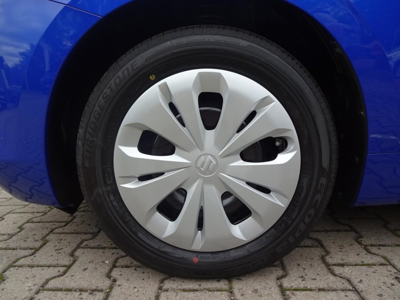 Suzuki SWIFT 1.2 DUALJET CLUB, CO2-Klasse: C, NAVI DAB+ EINPARKH. USB Bildbeschreibung: Suzuki SWIFT 1.2 DUALJET CLUB, CO2-Klasse: C, NAVI DAB+ EINPARKH. USB