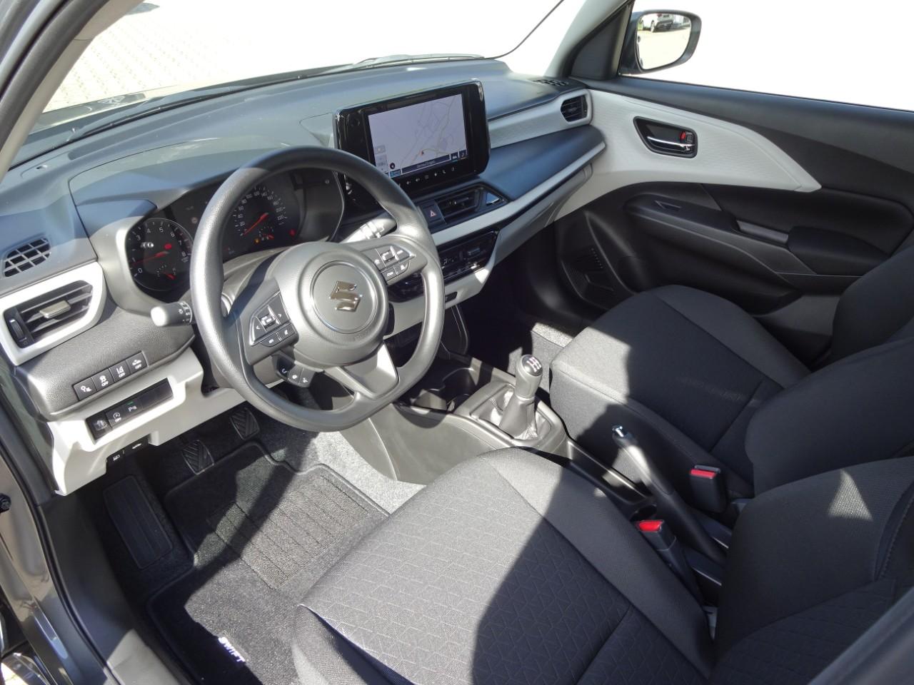 Suzuki SWIFT 1.2 DUALJET CLUB, CO2-Klasse: C, NAVI DAB+ EINPARKH. USB Bildbeschreibung: Suzuki SWIFT 1.2 DUALJET CLUB, CO2-Klasse: C, NAVI DAB+ EINPARKH. USB