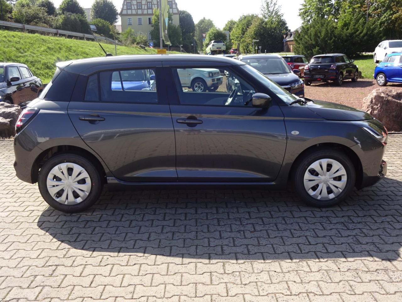 Suzuki SWIFT 1.2 DUALJET CLUB, CO2-Klasse: C, NAVI DAB+ EINPARKH. USB Bildbeschreibung: Suzuki SWIFT 1.2 DUALJET CLUB, CO2-Klasse: C, NAVI DAB+ EINPARKH. USB