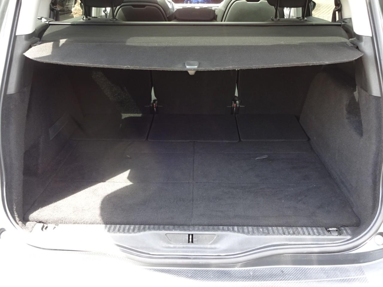 Citroen C4 1.6 THP PICASSO PANORAMAD. NAVI EINPARKH. AHK Bildbeschreibung: Citroen C4 1.6 THP PICASSO PANORAMAD. NAVI EINPARKH. AHK