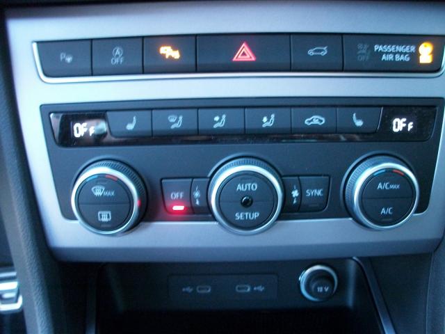 Seat ATECA FR BLACK EDITION 1.5 TSI, CO2-Klasse: E, NAVI AHZV Bildbeschreibung: Seat ATECA FR BLACK EDITION 1.5 TSI, CO2-Klasse: E, NAVI AHZV