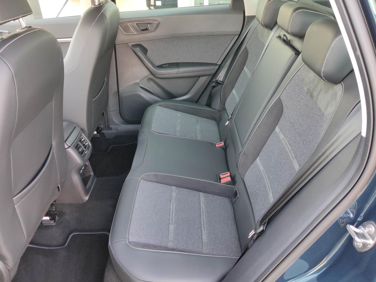 Seat ATECA XPERIENCE 2.0 TSI DSG 4DRIVE FULL-LINK SHZ Bildbeschreibung: Seat ATECA XPERIENCE 2.0 TSI DSG 4DRIVE FULL-LINK SHZ