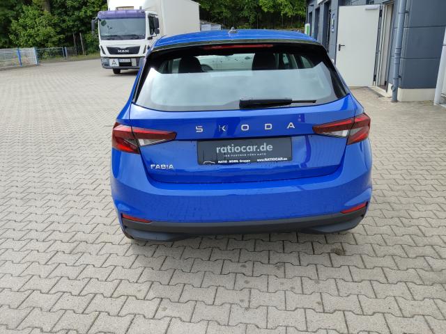Skoda FABIA SELECTION 1.0 MPI, CO2-Klasse: D, LED SMARTLINK EINPARKH. Bildbeschreibung: Skoda FABIA SELECTION 1.0 MPI, CO2-Klasse: D, LED SMARTLINK EINPARKH.