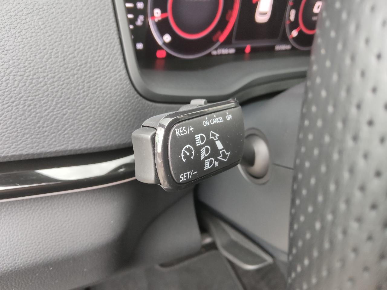 Skoda KAROQ SPORTLINE 1.5 TSI NAVI SITZHEIZ. EINPARKH. Bildbeschreibung: Skoda KAROQ SPORTLINE 1.5 TSI NAVI SITZHEIZ. EINPARKH.