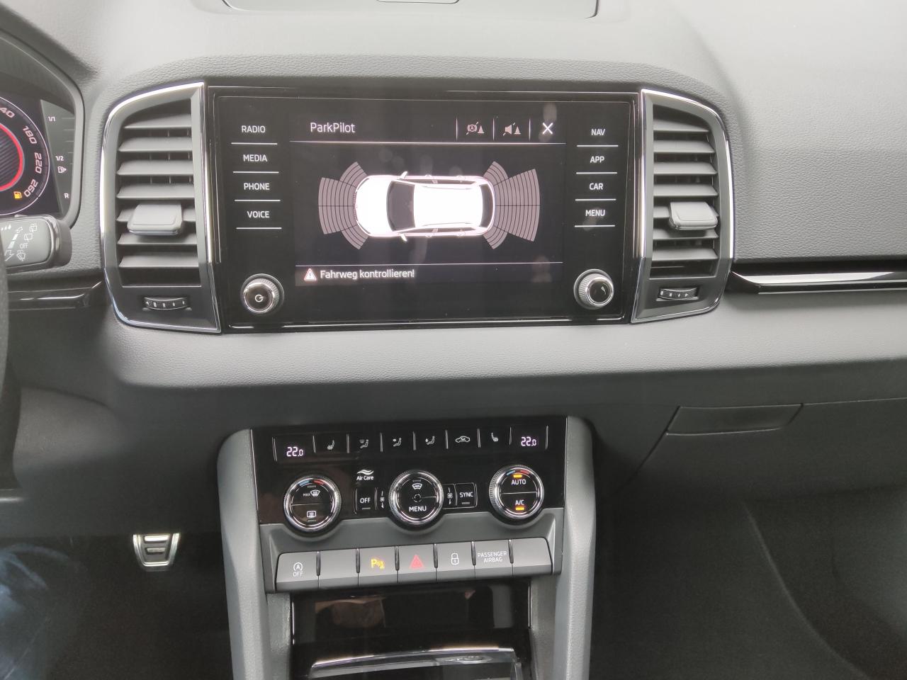 Skoda KAROQ SPORTLINE 1.5 TSI NAVI SITZHEIZ. EINPARKH. Bildbeschreibung: Skoda KAROQ SPORTLINE 1.5 TSI NAVI SITZHEIZ. EINPARKH.