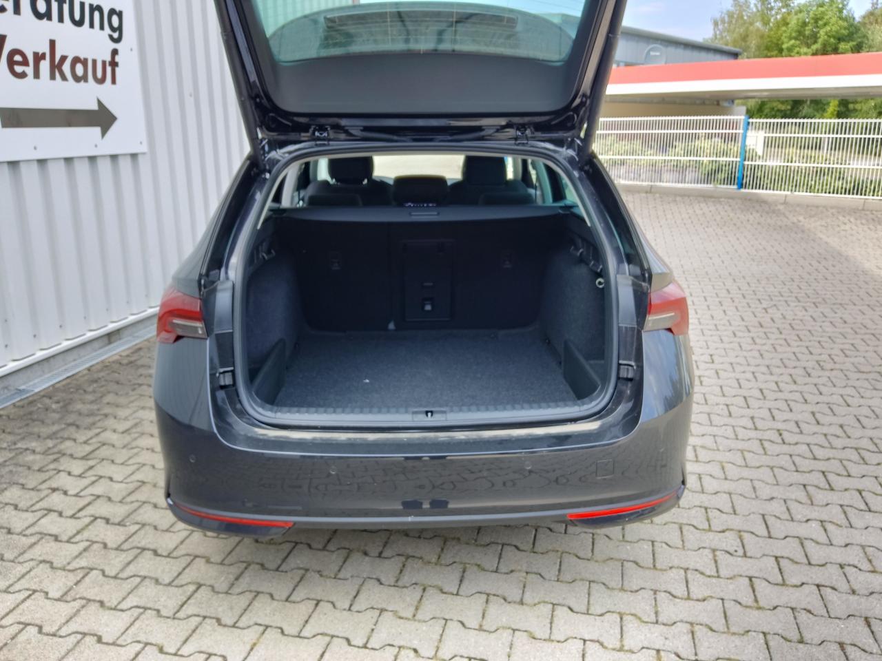 Skoda OCTAVIA KOMBI SELECTION PLUS 1.5 TSI DSG mHEV, CO2-Klasse: D, Bildbeschreibung: Skoda OCTAVIA KOMBI SELECTION PLUS 1.5 TSI DSG mHEV, CO2-Klasse: D,