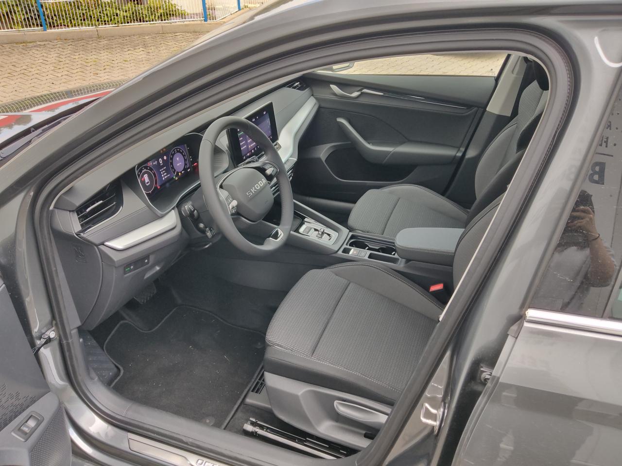 Skoda OCTAVIA KOMBI SELECTION PLUS 1.5 TSI DSG mHEV, CO2-Klasse: D, Bildbeschreibung: Skoda OCTAVIA KOMBI SELECTION PLUS 1.5 TSI DSG mHEV, CO2-Klasse: D,