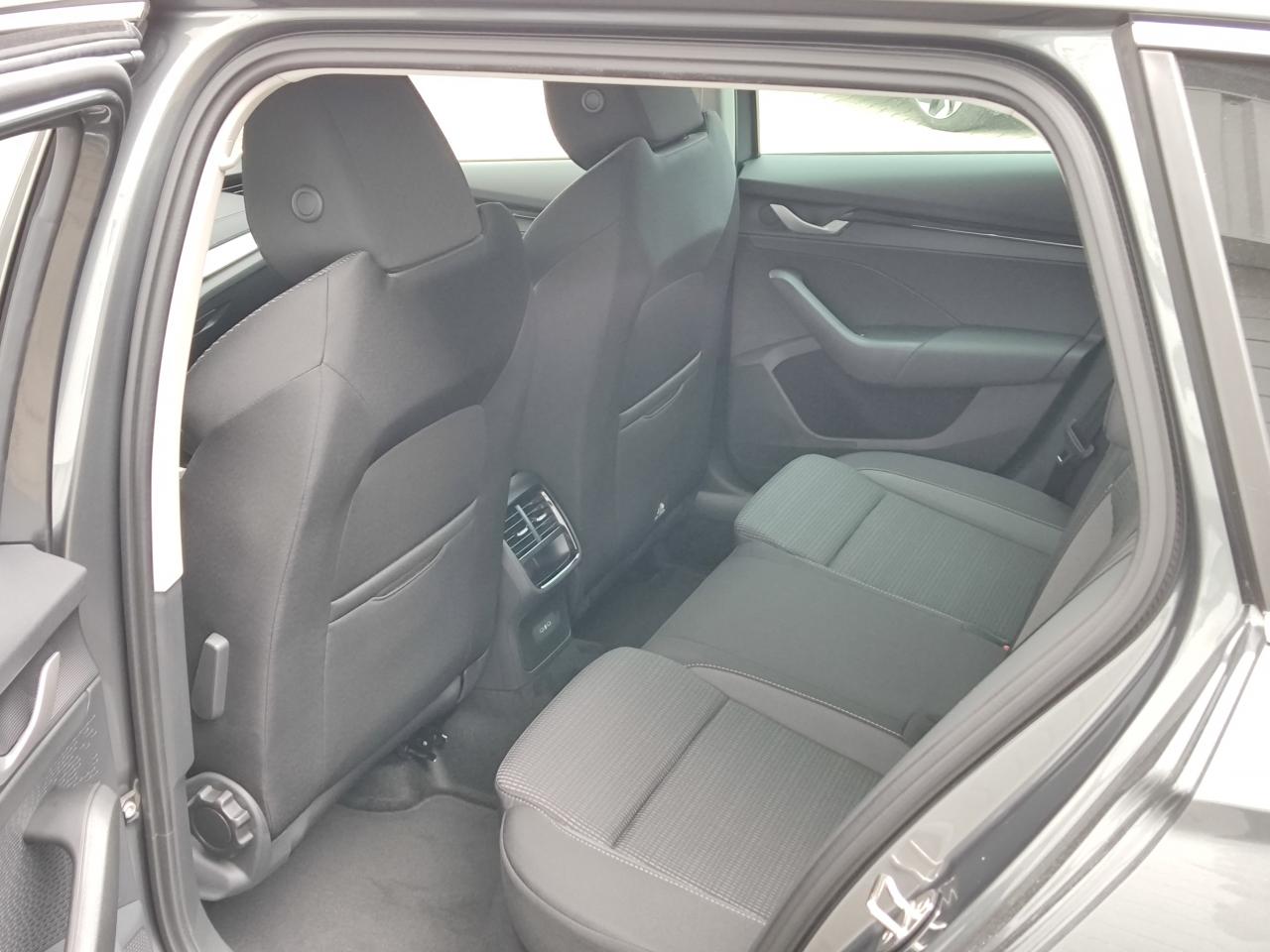 Skoda OCTAVIA KOMBI SELECTION PLUS 1.5 TSI DSG mHEV, CO2-Klasse: D, Bildbeschreibung: Skoda OCTAVIA KOMBI SELECTION PLUS 1.5 TSI DSG mHEV, CO2-Klasse: D,