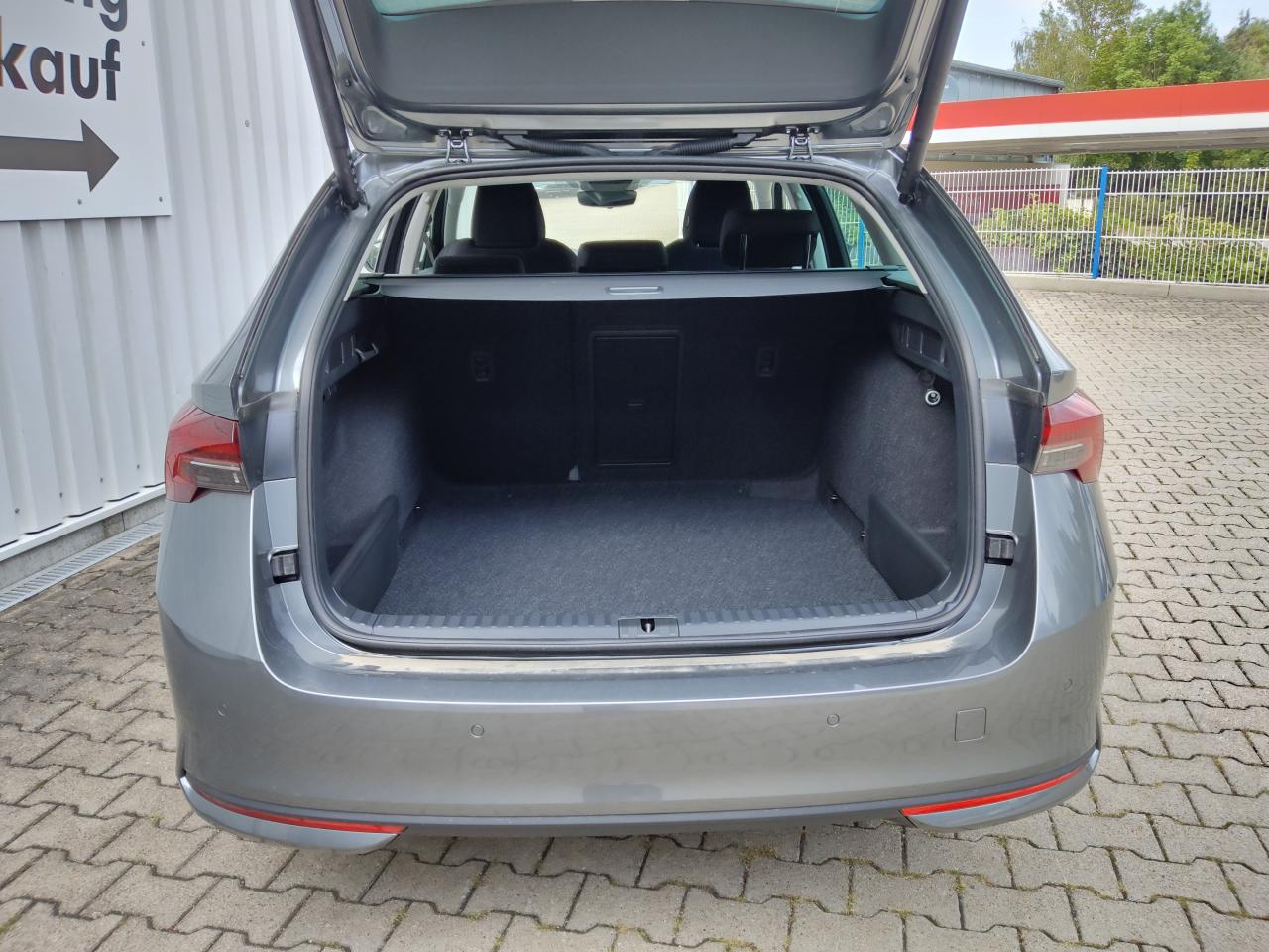 Skoda OCTAVIA KOMBI SELECTION PLUS 1.5 TSI DSG mHEV, CO2-Klasse: D, Bildbeschreibung: Skoda OCTAVIA KOMBI SELECTION PLUS 1.5 TSI DSG mHEV, CO2-Klasse: D,
