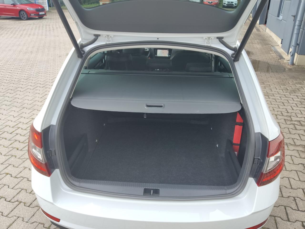 Skoda OCTAVIA 2.0 LED AHZV KAMERA Bildbeschreibung: Skoda OCTAVIA 2.0 LED AHZV KAMERA