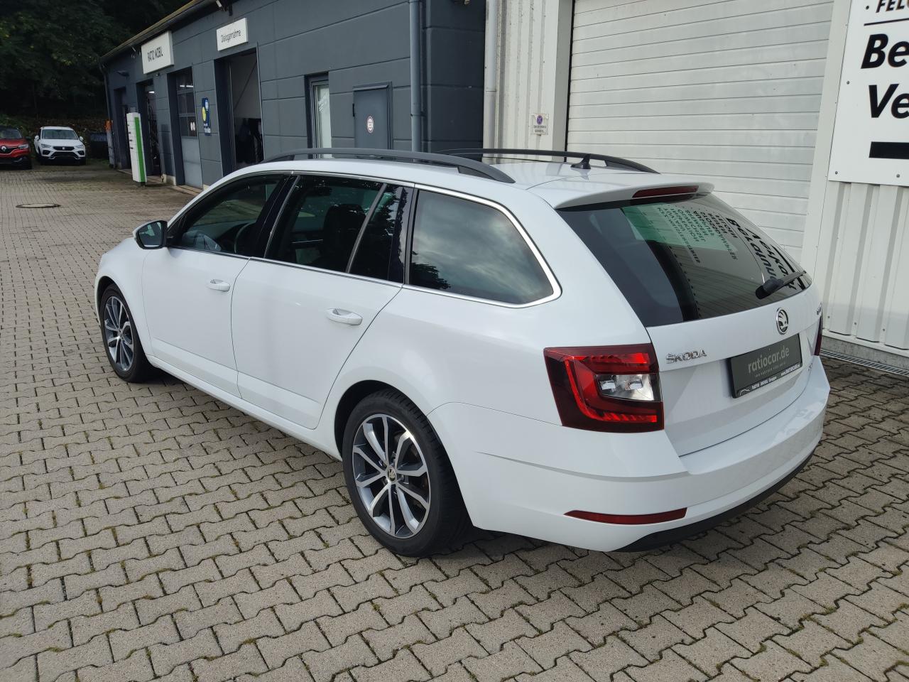 Skoda OCTAVIA COMBI STYLE 4X4 2.0 TDI LED AHZV KAMERA Bildbeschreibung: Skoda OCTAVIA COMBI STYLE 4X4 2.0 TDI LED AHZV KAMERA