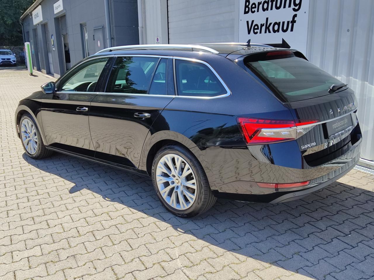 Skoda SUPERB COMBI STYLE 2.0 TDI DSG 4X4 PANORAMADACH Bildbeschreibung: Skoda SUPERB COMBI STYLE 2.0 TDI DSG 4X4 PANORAMADACH