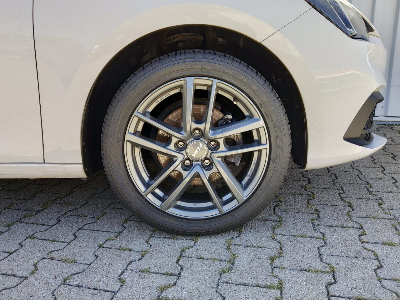 Seat LEON SPORTSTOURER REFERENCE 1.0 TSI TEMPOMAT DAB+ Bildbeschreibung: Seat LEON SPORTSTOURER REFERENCE 1.0 TSI TEMPOMAT DAB+