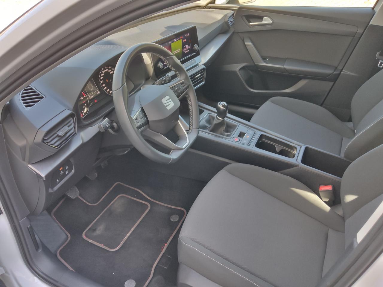 Seat LEON SPORTSTOURER REFERENCE 1.0 TSI TEMPOMAT DAB+ Bildbeschreibung: Seat LEON SPORTSTOURER REFERENCE 1.0 TSI TEMPOMAT DAB+