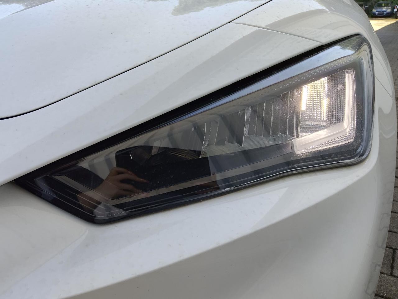 Seat LEON SPORTSTOURER REFERENCE 1.0 TSI TEMPOMAT DAB+ Bildbeschreibung: Seat LEON SPORTSTOURER REFERENCE 1.0 TSI TEMPOMAT DAB+