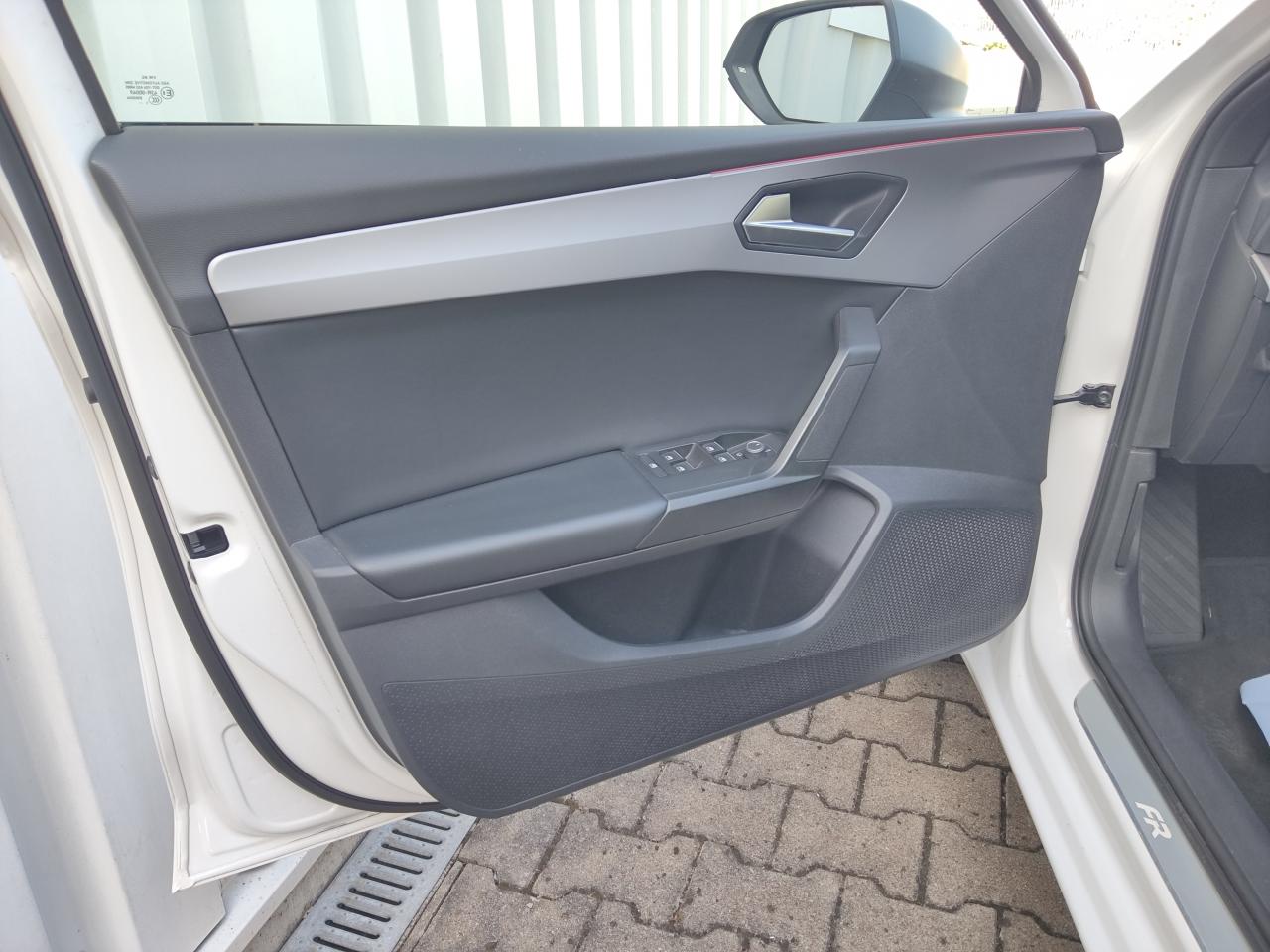Seat LEON SPORTSTOURER FR 2.0 TDI DSG GAR.-03/2027* Bildbeschreibung: Seat LEON SPORTSTOURER FR 2.0 TDI DSG GAR.-03/2027*