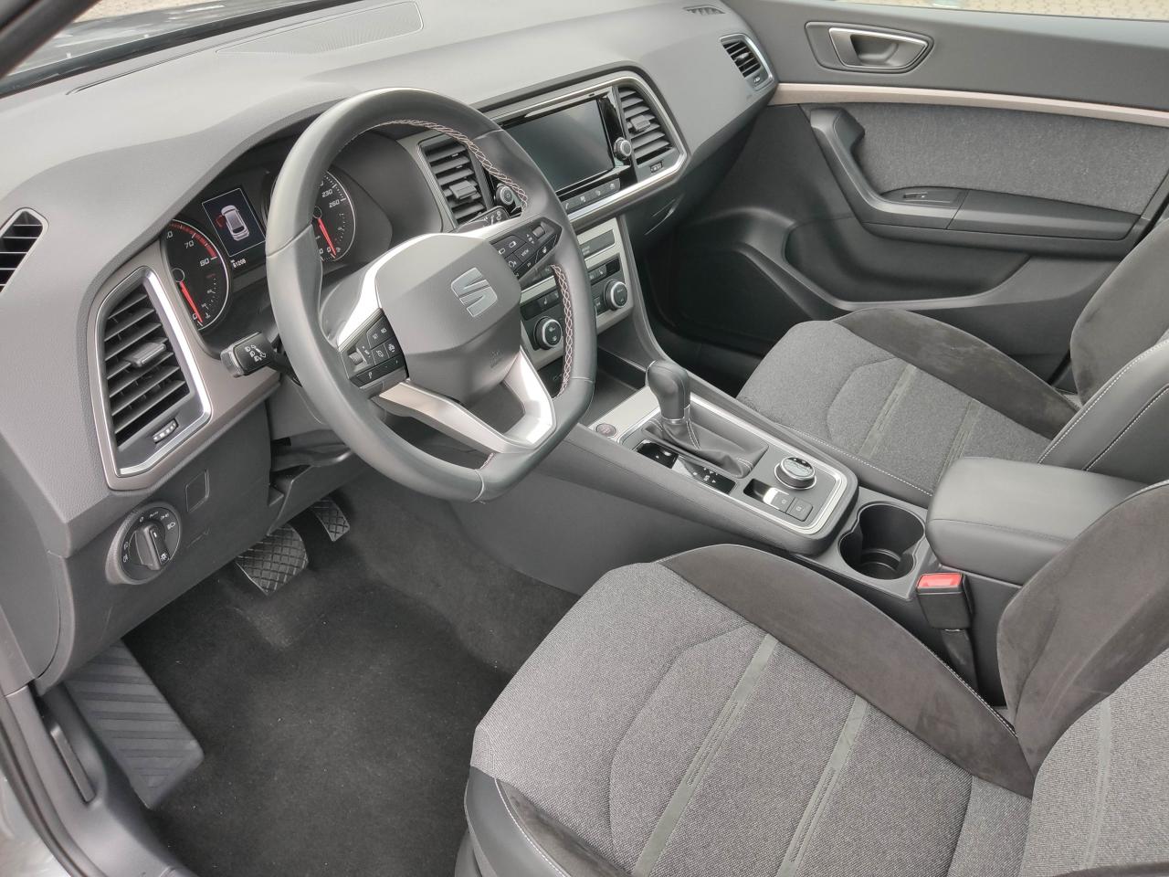 Seat ATECA XPERIENCE 2.0 TSI DSG 4DRIVE STANDH. AHZV Bildbeschreibung: Seat ATECA XPERIENCE 2.0 TSI DSG 4DRIVE STANDH. AHZV