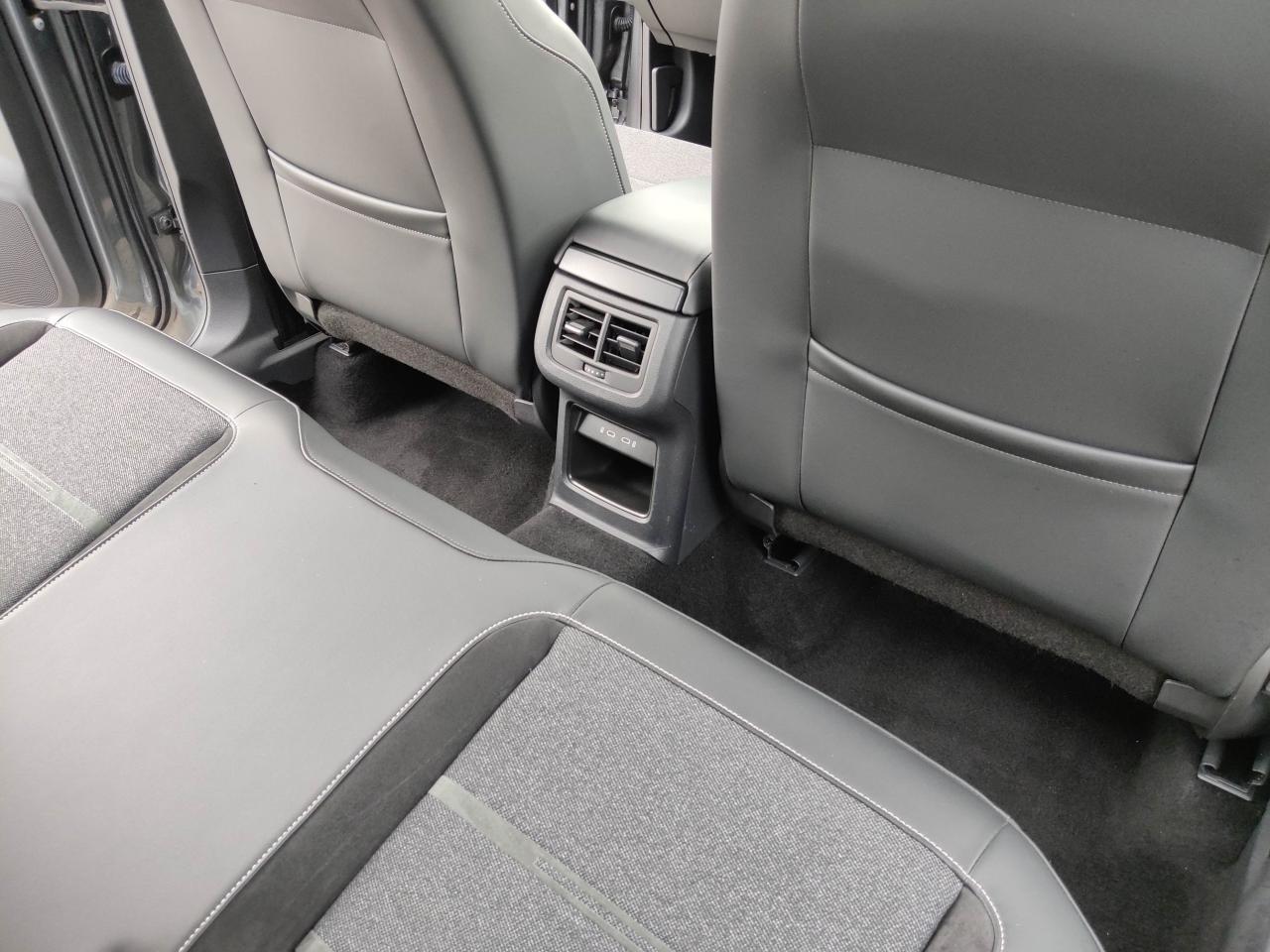 Seat ATECA XPERIENCE 2.0 TSI DSG 4DRIVE STANDH. AHZV Bildbeschreibung: Seat ATECA XPERIENCE 2.0 TSI DSG 4DRIVE STANDH. AHZV