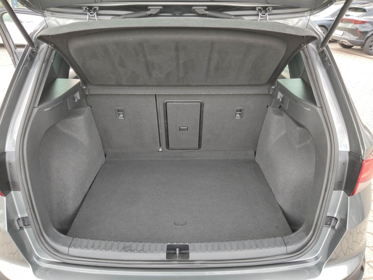 Seat ATECA XPERIENCE 2.0 TSI DSG 4DRIVE STANDH. AHZV Bildbeschreibung: Seat ATECA XPERIENCE 2.0 TSI DSG 4DRIVE STANDH. AHZV