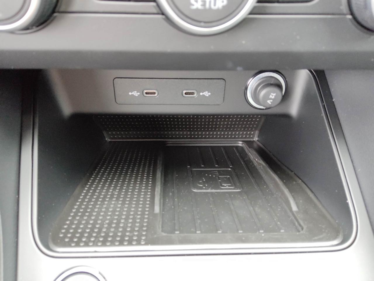 Seat ATECA ROAD EDITION 1.5 TSI DSG, CO2-Klasse: E, NAVI PARKLENKASS. Bildbeschreibung: Seat ATECA ROAD EDITION 1.5 TSI DSG, CO2-Klasse: E, NAVI PARKLENKASS.