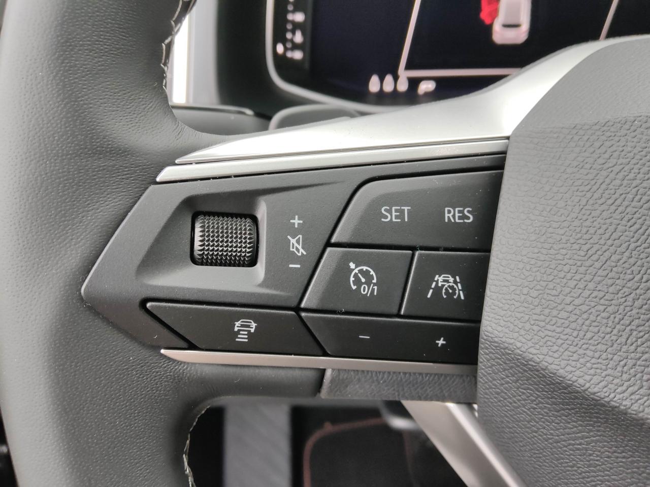 Seat ATECA ROAD EDITION 1.5 TSI DSG, CO2-Klasse: E, NAVI PARKLENKASS. Bildbeschreibung: Seat ATECA ROAD EDITION 1.5 TSI DSG, CO2-Klasse: E, NAVI PARKLENKASS.