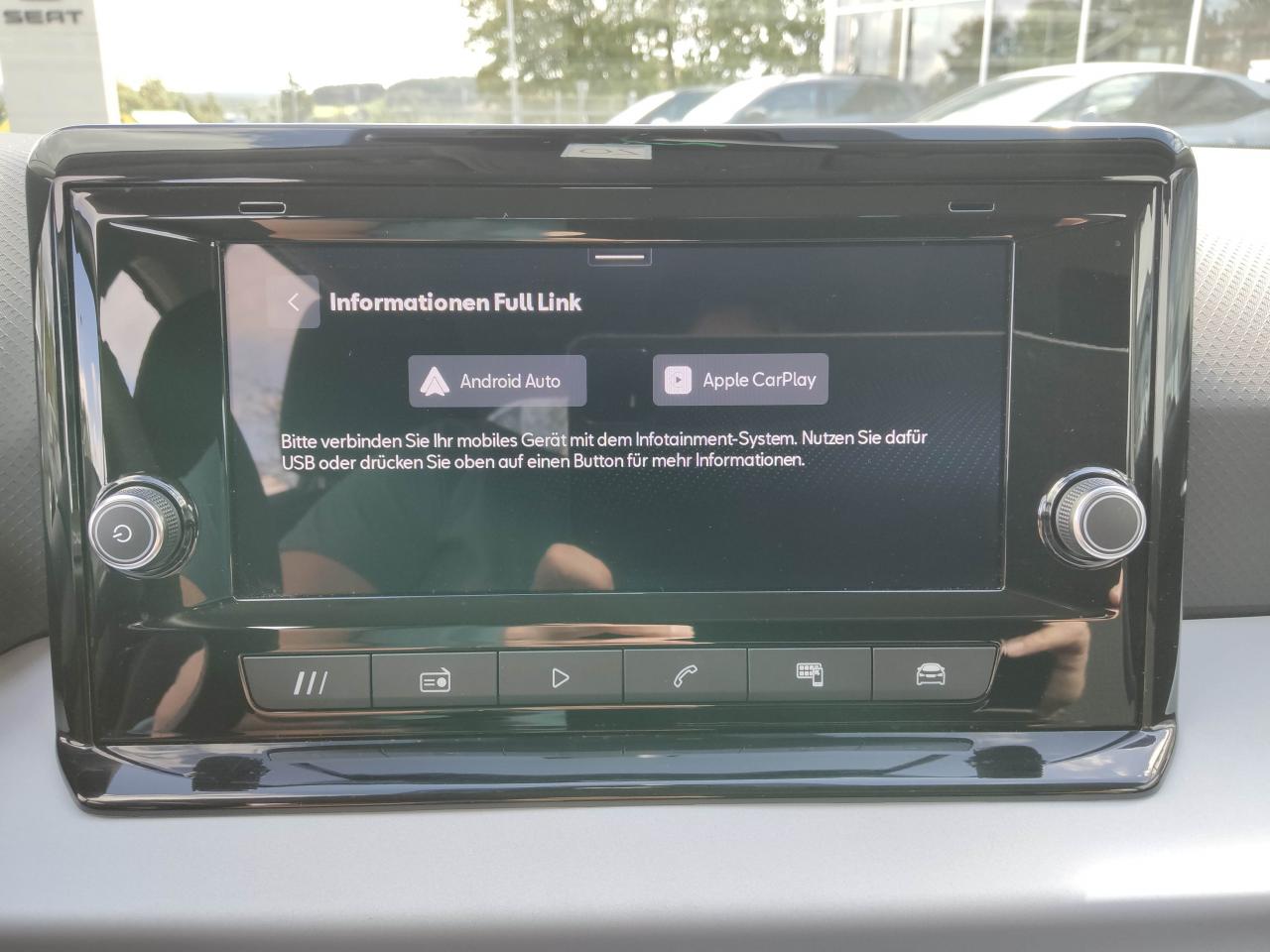 Seat ARONA STYLE EDITION 1.0 TSI FULL-LINK EINPARKH. Bildbeschreibung: Seat ARONA STYLE EDITION 1.0 TSI FULL-LINK EINPARKH.