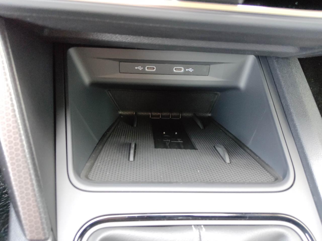 Seat LEON SPORTSTOURER ROAD EDITION 1.5 TSI, CO2-Klasse: D, NAVI SHZ Bildbeschreibung: Seat LEON SPORTSTOURER ROAD EDITION 1.5 TSI, CO2-Klasse: D, NAVI SHZ