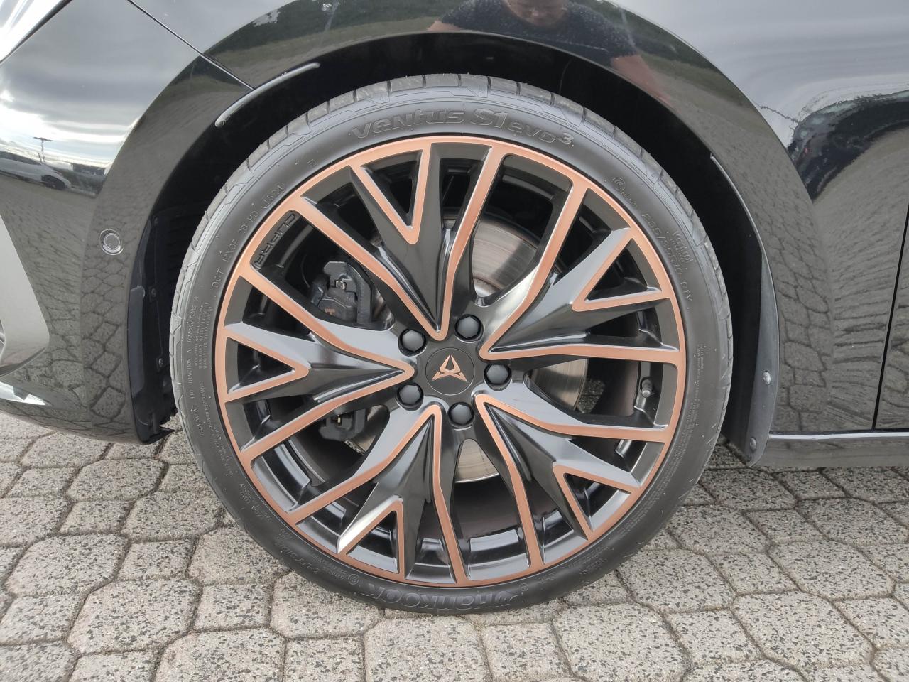 Cupra LEON SPORTSTOURER VZ 2.0 TSI DSG 4DRIVE AHK NAVI Bildbeschreibung: Cupra LEON SPORTSTOURER VZ 2.0 TSI DSG 4DRIVE AHK NAVI