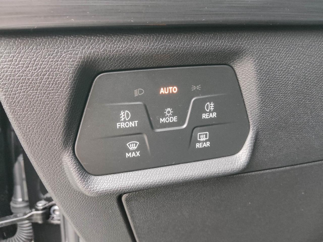 Cupra LEON SPORTSTOURER VZ 2.0 TSI DSG 4DRIVE AHK NAVI Bildbeschreibung: Cupra LEON SPORTSTOURER VZ 2.0 TSI DSG 4DRIVE AHK NAVI