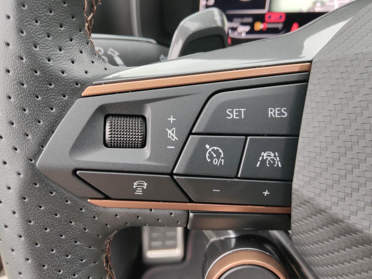 Cupra LEON SPORTSTOURER VZ 2.0 TSI DSG 4DRIVE AHK NAVI Bildbeschreibung: Cupra LEON SPORTSTOURER VZ 2.0 TSI DSG 4DRIVE AHK NAVI