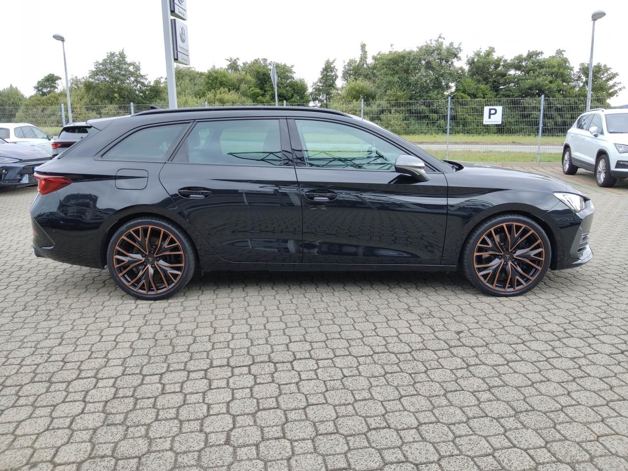 Cupra LEON SPORTSTOURER VZ 2.0 TSI DSG 4DRIVE AHK NAVI Bildbeschreibung: Cupra LEON SPORTSTOURER VZ 2.0 TSI DSG 4DRIVE AHK NAVI